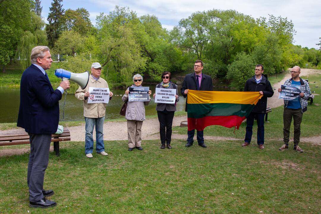 Konservatorių mitingas prie rusų ambasados