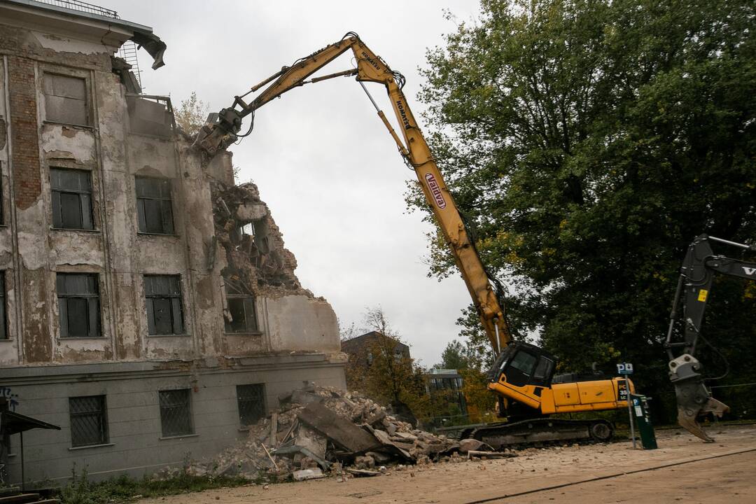 Griaunami sostinės Profsąjungų rūmai