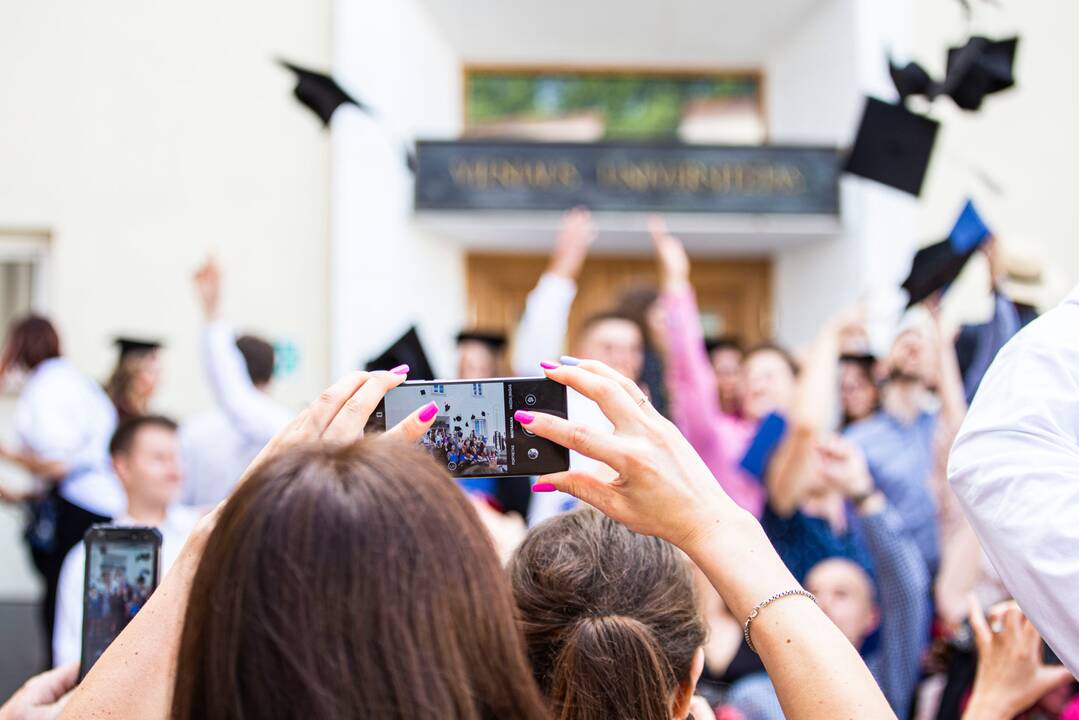 Studijuoti nemokamai pakviesta 700 mažiau studentų nei pernai, daugės mokamų studijų