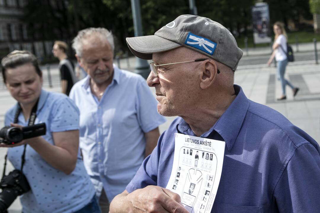 Lukiškių aikštėje atidarytas paplūdimys