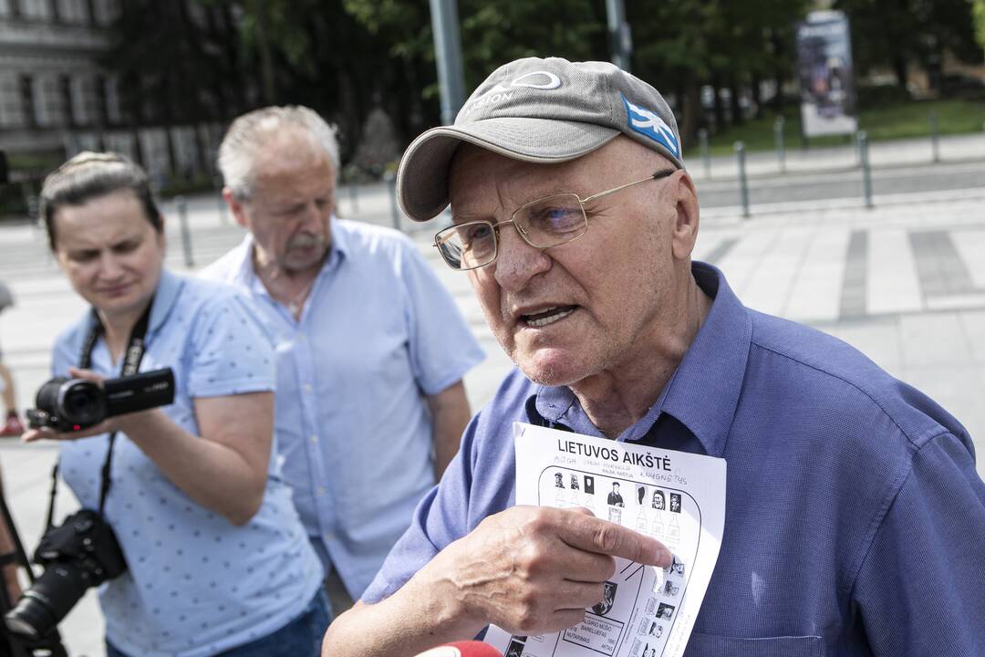 Lukiškių aikštėje atidarytas paplūdimys