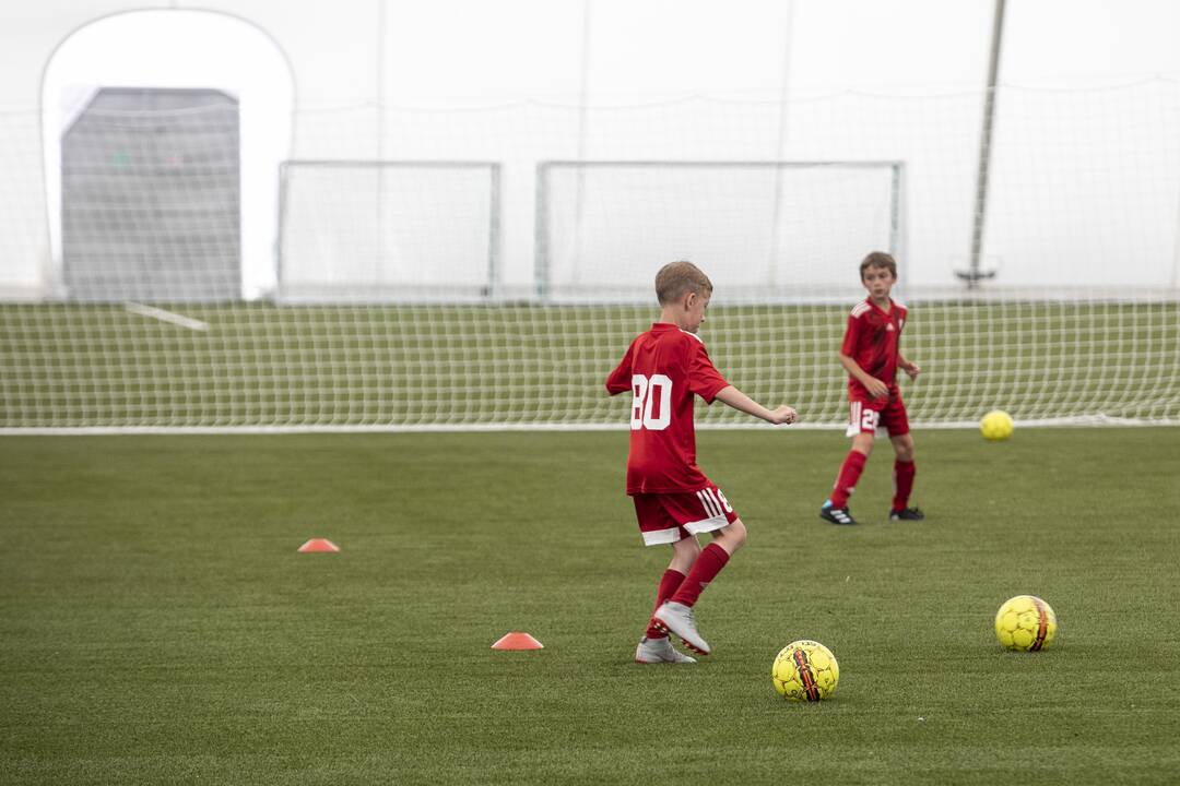 Pilaitės dengto futbolo maniežo atidarymas