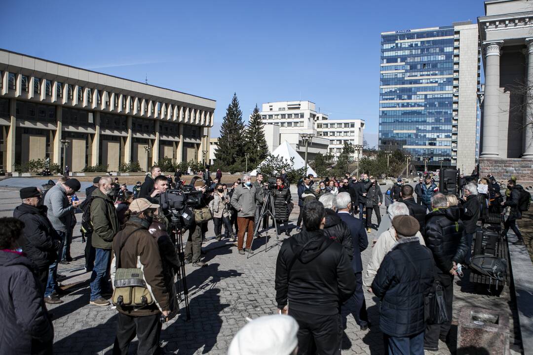 Protestas prieš vakcinas ir karantiną prie Seimo