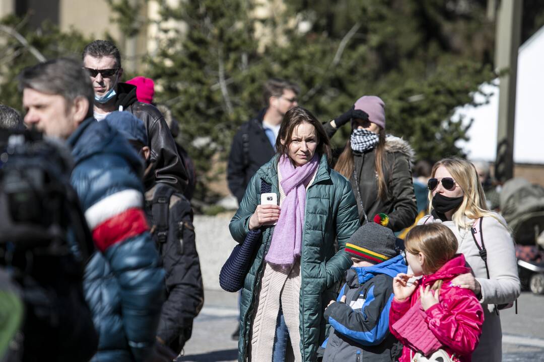 Protestas prieš vakcinas ir karantiną prie Seimo