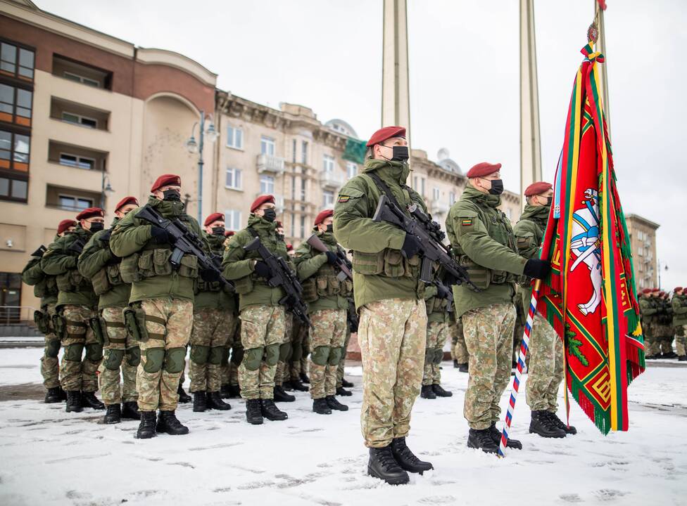 Savanorių pajėgų 31-osioms įkūrimo metinėms skirta rikiuotė