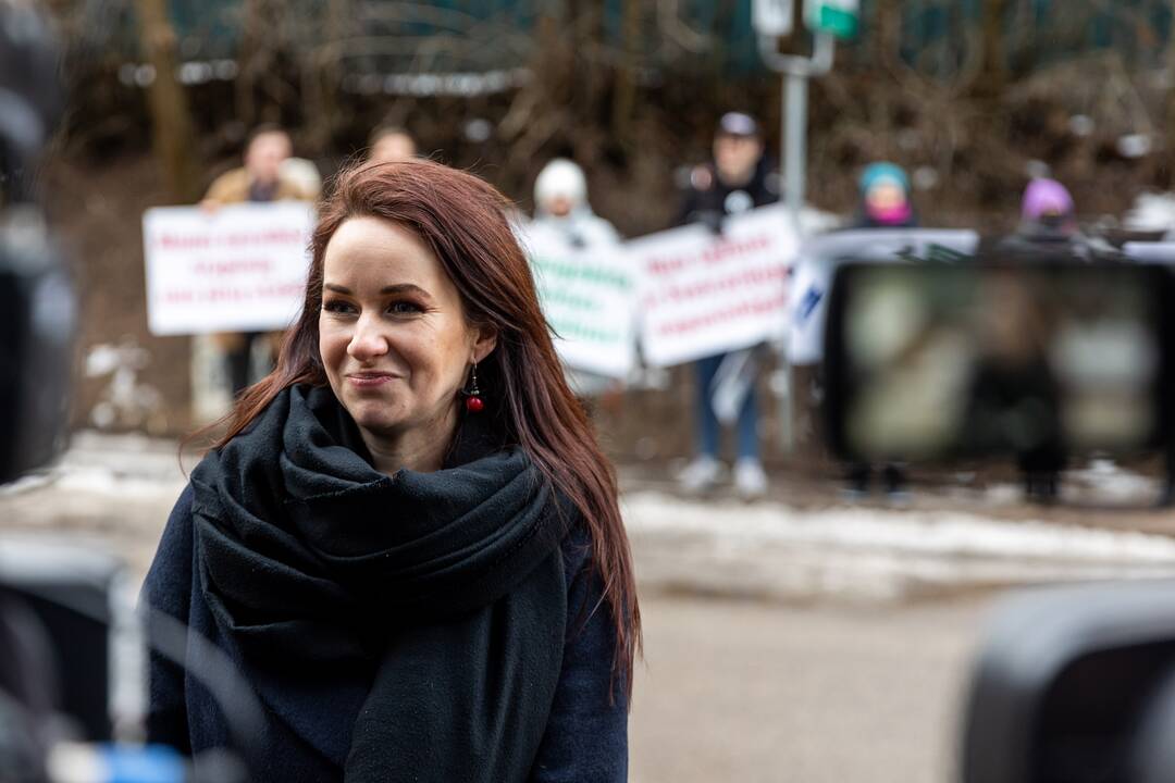 Piketas prie koncerno „Achemos grupė“ būstinės Vilniuje