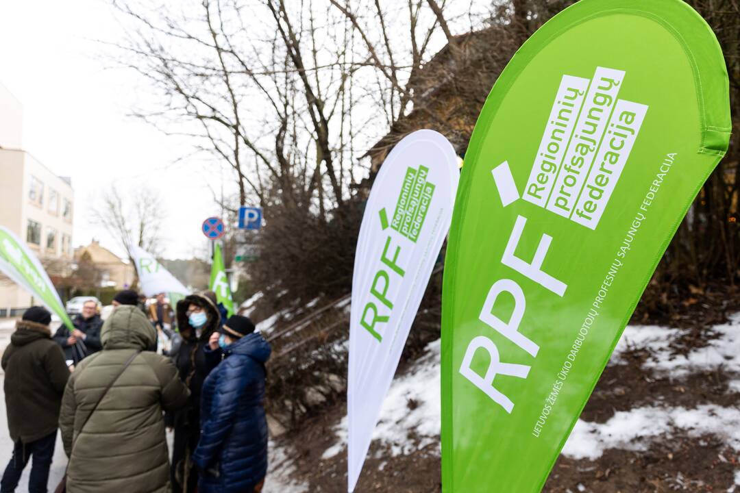 Piketas prie koncerno „Achemos grupė“ būstinės Vilniuje