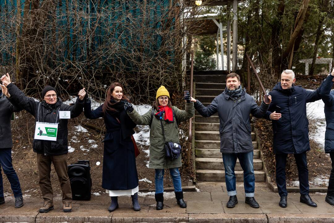 Piketas prie koncerno „Achemos grupė“ būstinės Vilniuje