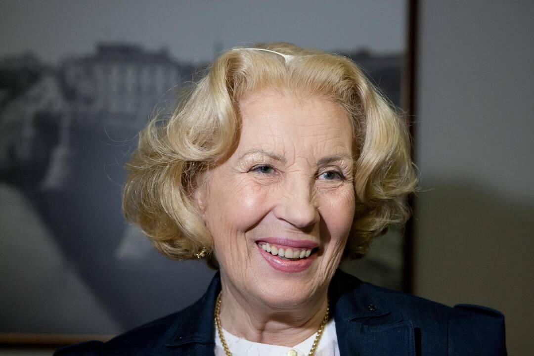 1944 m. gimė žurnalistė, poetė, politinė bei visuomenės veikėja Dalia Teišerskytė