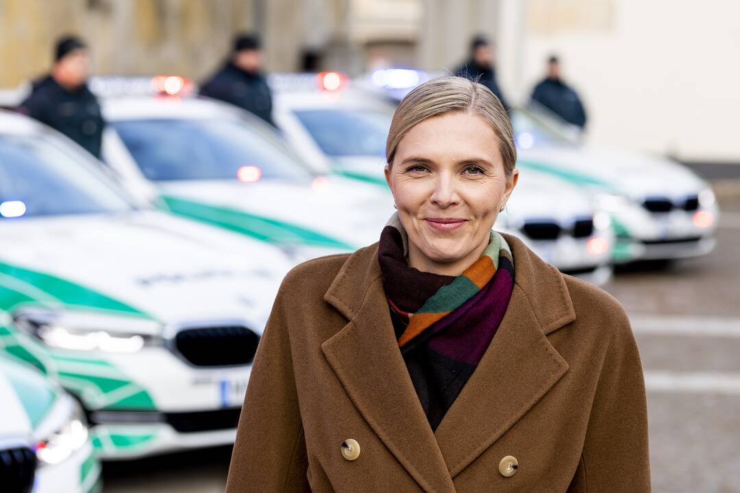 Policijai perduota NATO viršūnių susitikimui įsigytų automobilių