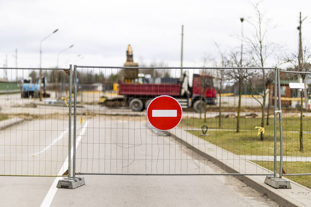 Prie Gariūnų prasidėjo žiedinės sankryžos įrengimo darbai