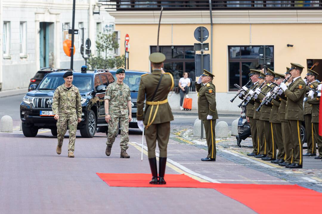 Lietuvoje vieši Portugalijos kariuomenės vadas