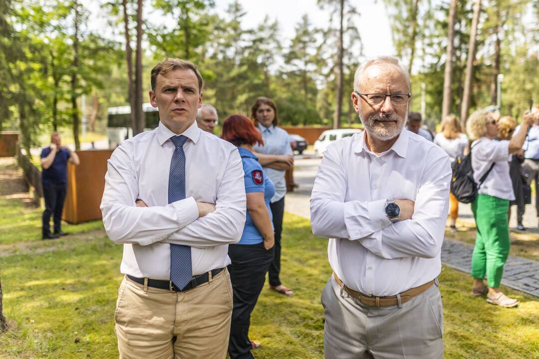 Seimo nariai apsilankė prabangiajame Gulbinų kvartale