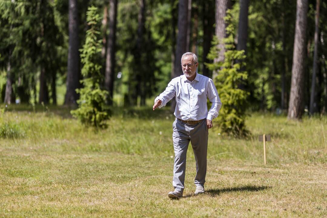 Seimo nariai apsilankė prabangiajame Gulbinų kvartale