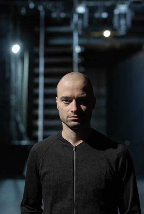 Prasmė: A.Špilevojui įdomu ieškoti kalbos su teatrą menkai pažįstančiais žmonėmis.