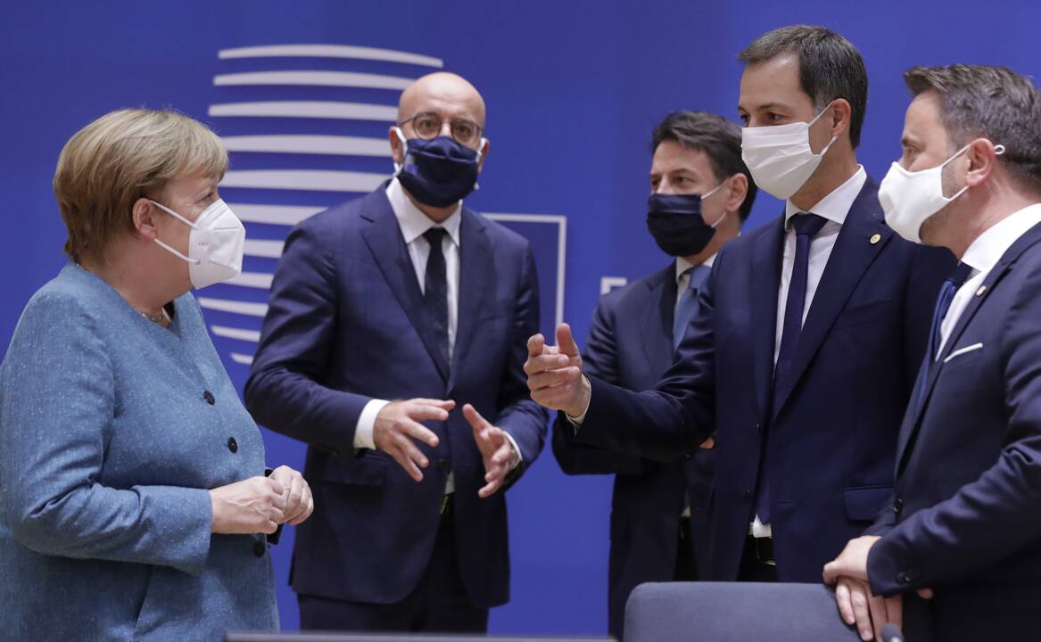 Europos Sąjungos lyderiai sutarė skelbti sankcijas Baltarusijai.