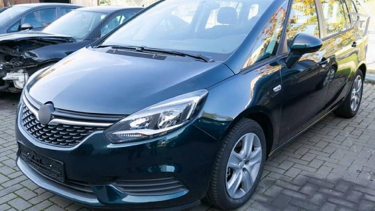 Neįtikėtina: salone įmanoma nusipirkti perdažytą ir remontuotą automobilį?