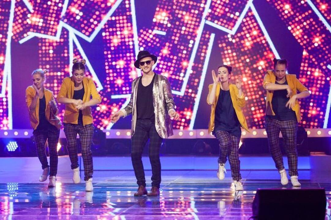 „Auksiniame balse“ skambėjo disko muzikos ritmai