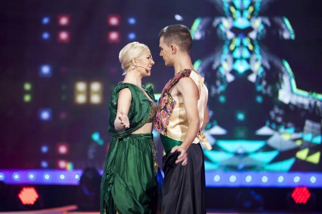 „Auksiniame balse“ skambėjo disko muzikos ritmai