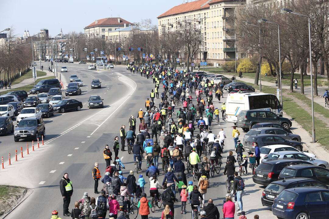 Riedynėmis Kaunas atidarė dviračių sezoną