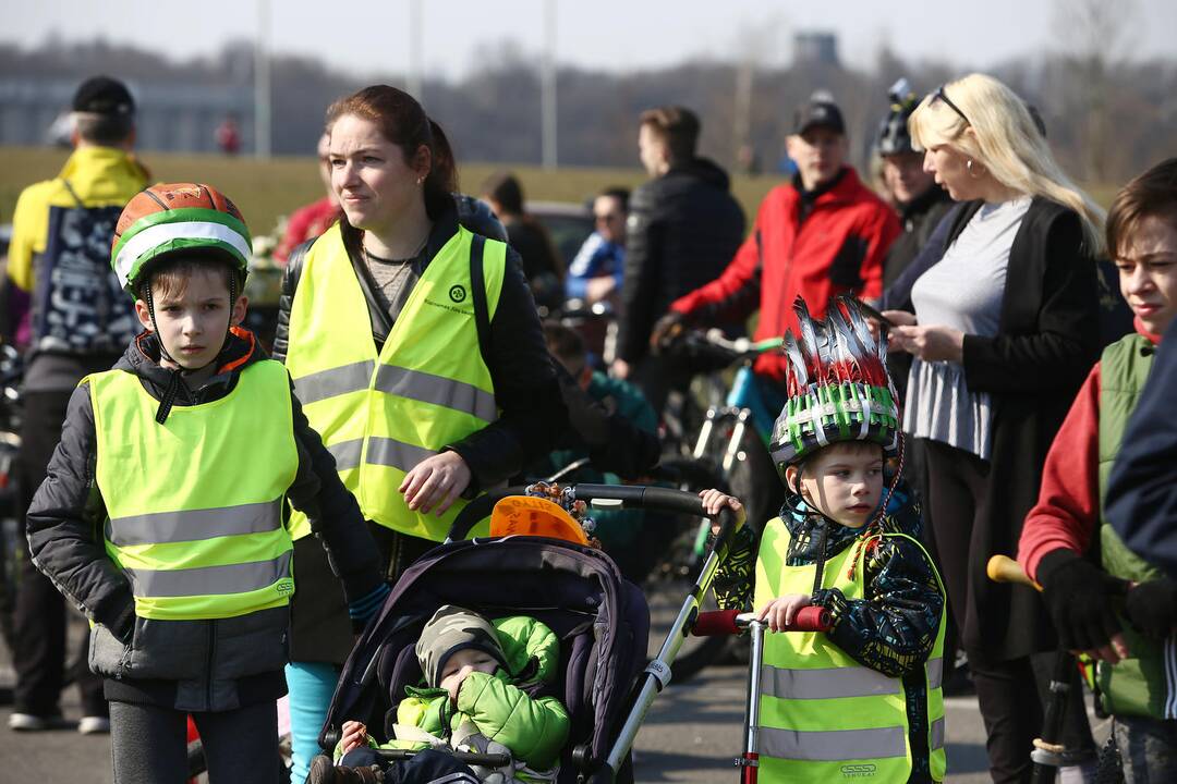 Riedynėmis Kaunas atidarė dviračių sezoną