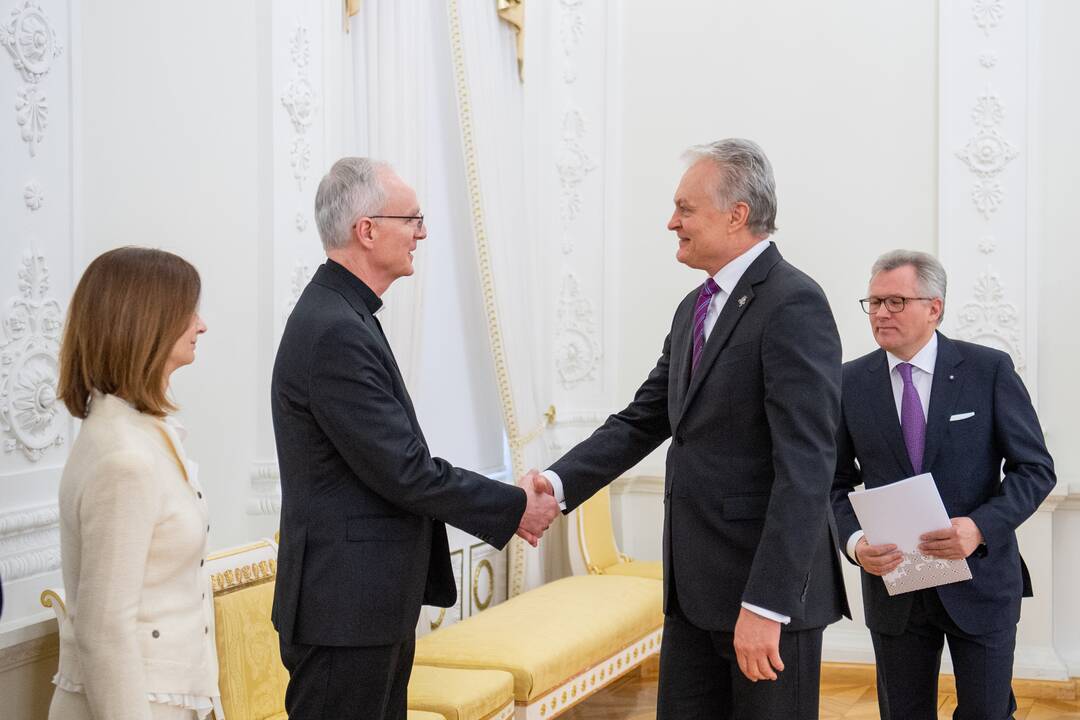 Prezidentas susitiko su užsienio ambasadoriais