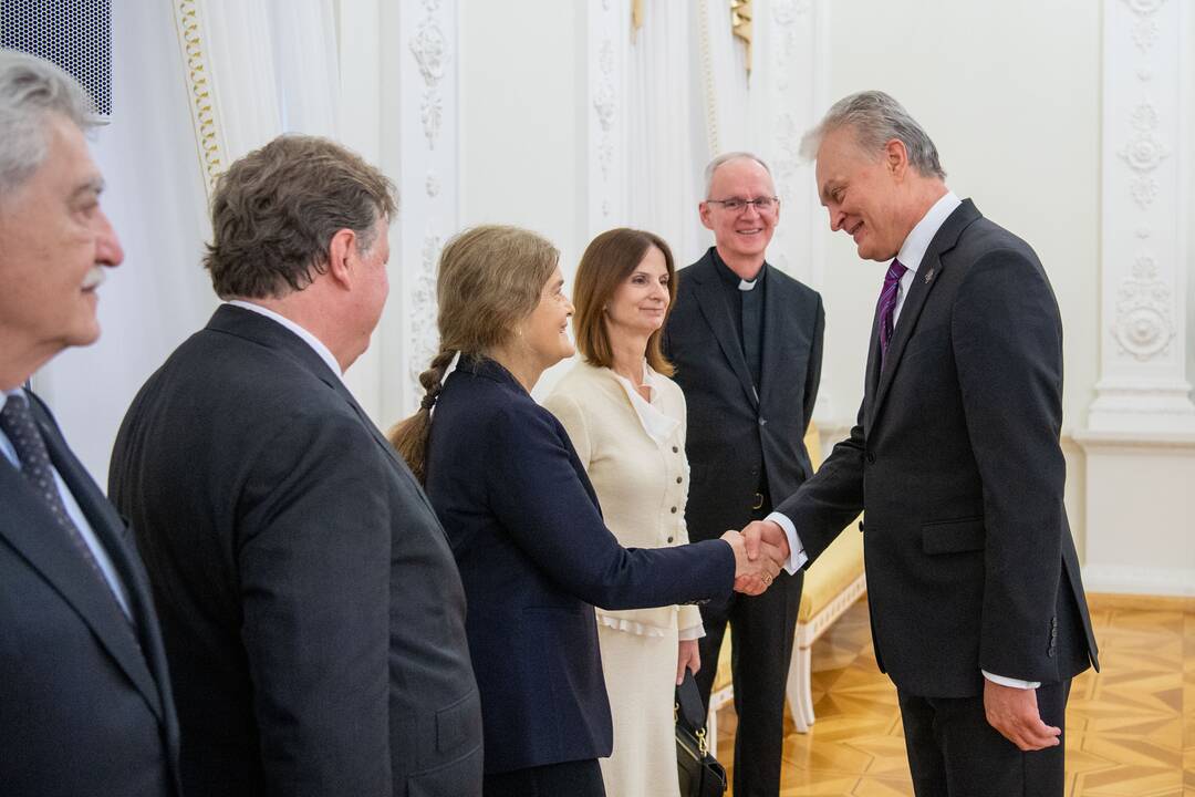 Prezidentas susitiko su užsienio ambasadoriais
