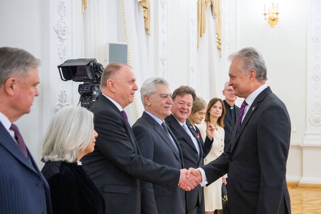 Prezidentas susitiko su užsienio ambasadoriais