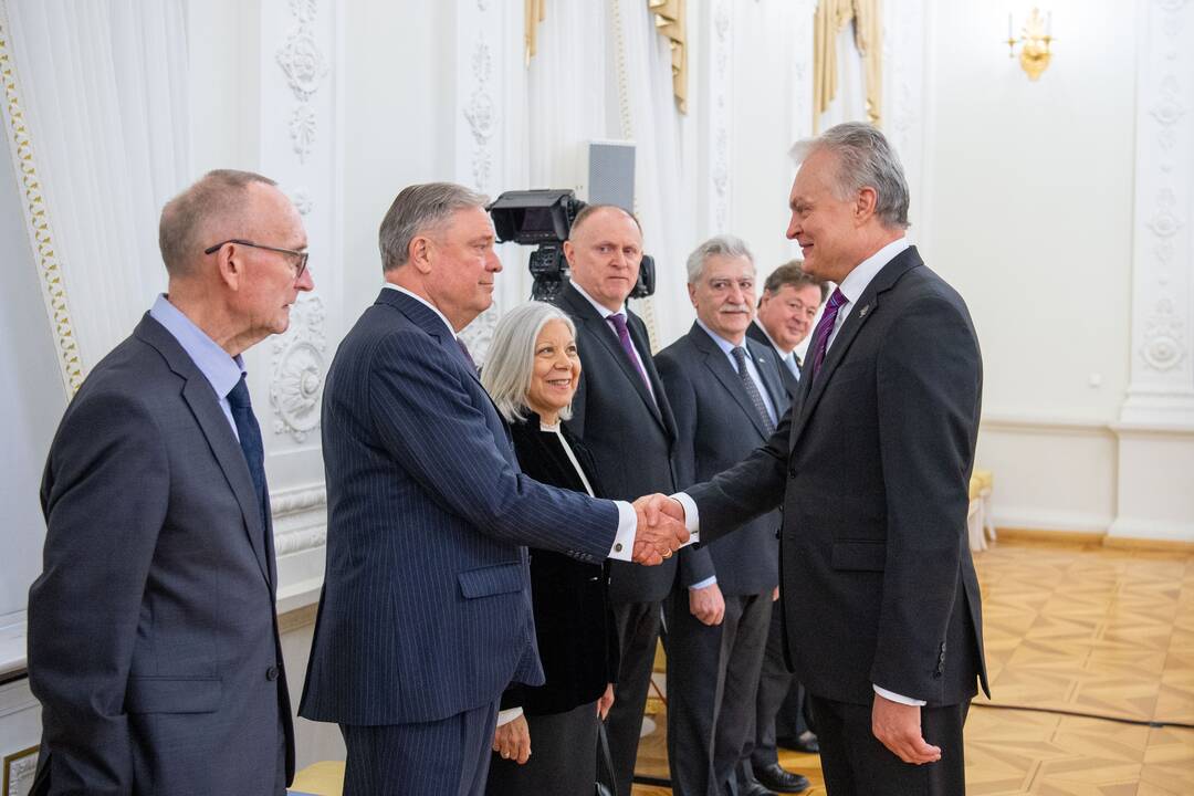 Prezidentas susitiko su užsienio ambasadoriais