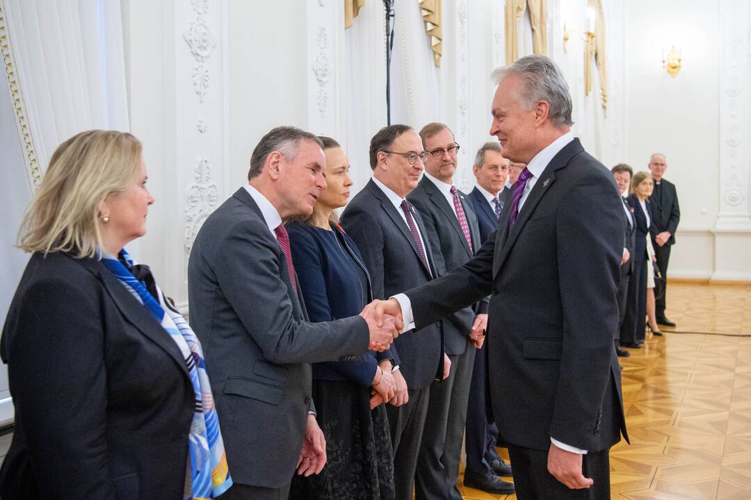 Prezidentas susitiko su užsienio ambasadoriais