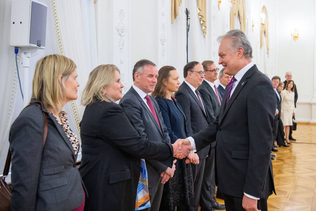 Prezidentas susitiko su užsienio ambasadoriais