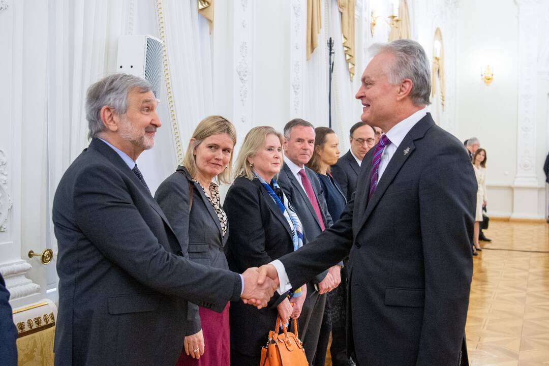 Prezidentas susitiko su užsienio ambasadoriais