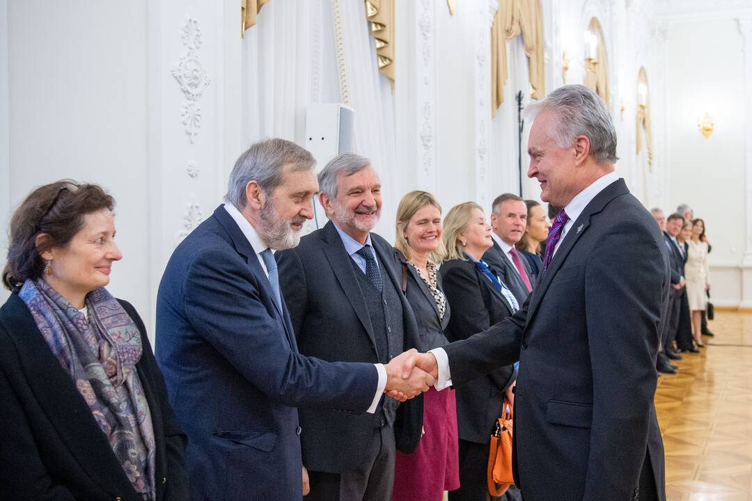 Prezidentas susitiko su užsienio ambasadoriais