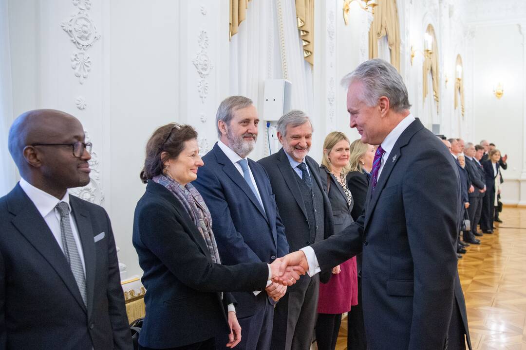 Prezidentas susitiko su užsienio ambasadoriais