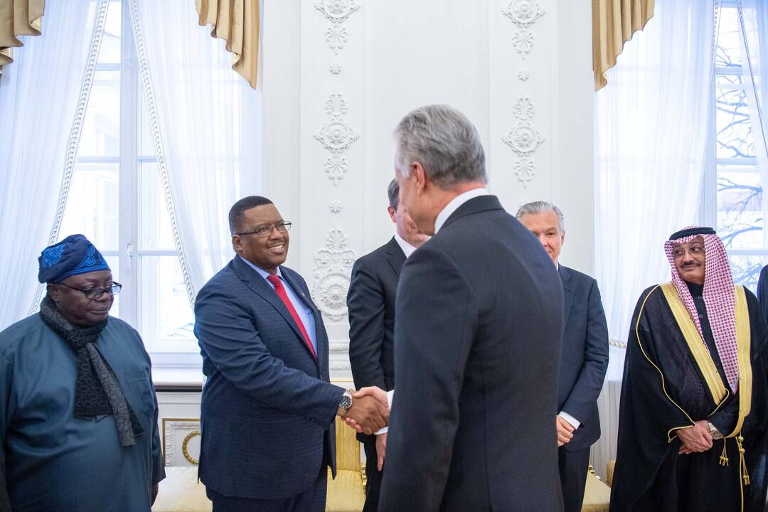 Prezidentas susitiko su užsienio ambasadoriais