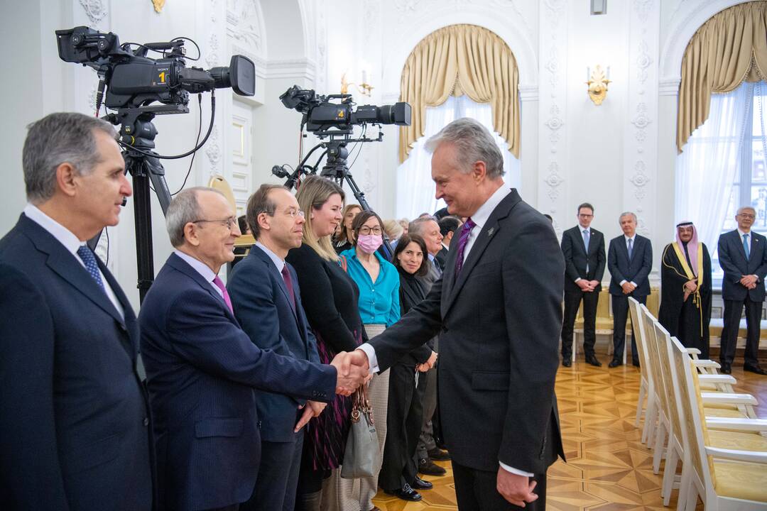 Prezidentas susitiko su užsienio ambasadoriais