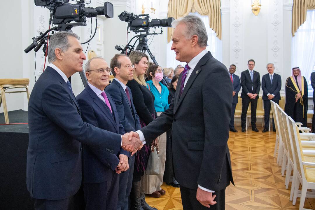Prezidentas susitiko su užsienio ambasadoriais