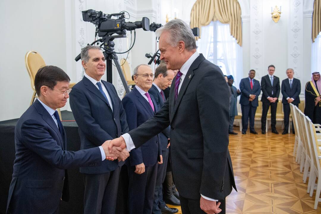 Prezidentas susitiko su užsienio ambasadoriais