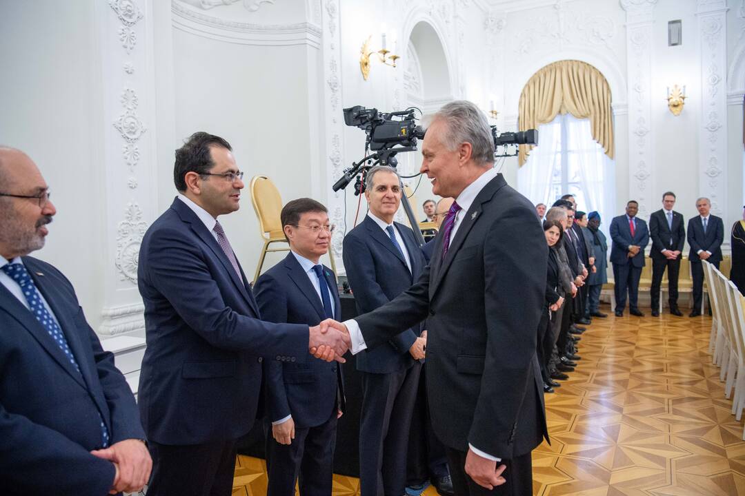 Prezidentas susitiko su užsienio ambasadoriais
