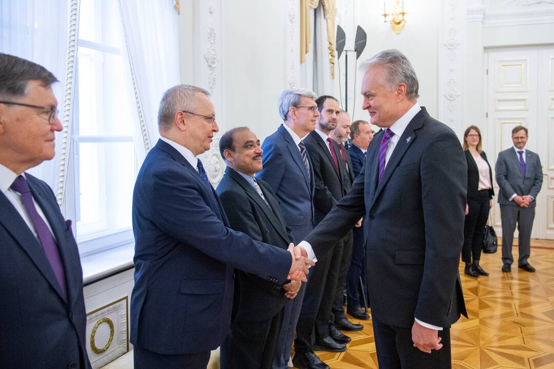 Prezidentas susitiko su užsienio ambasadoriais