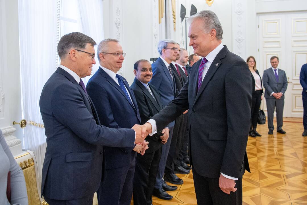 Prezidentas susitiko su užsienio ambasadoriais