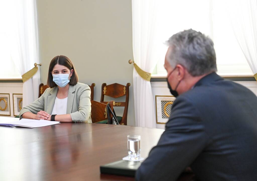 G. Nausėda susitinka su kandidate į ministres G. Skaiste