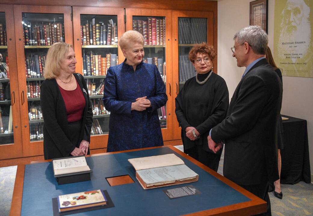 Prezidentė lankosi Judaikos tyrimų institute YIVO