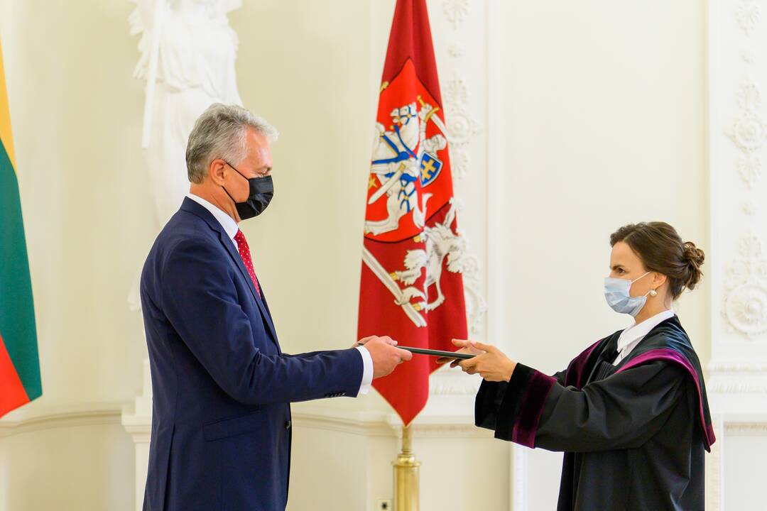 Prezidentas priėmė aštuonių teisėjų priesaikas