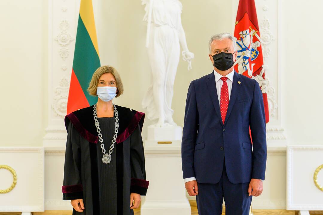 Prezidentas priėmė aštuonių teisėjų priesaikas