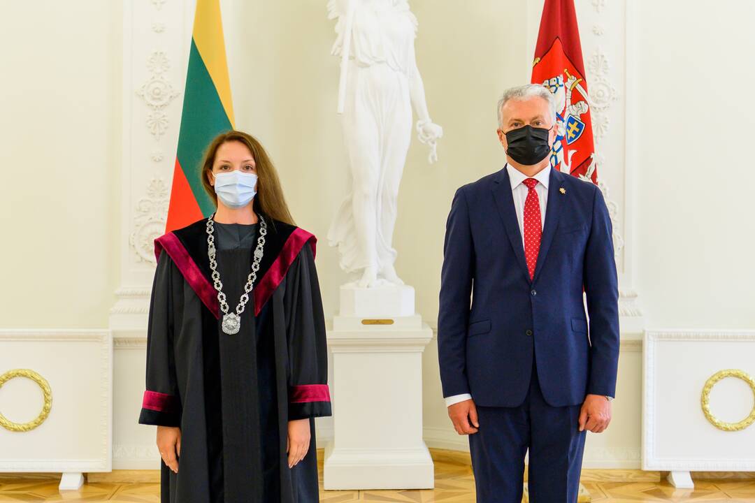 Prezidentas priėmė aštuonių teisėjų priesaikas