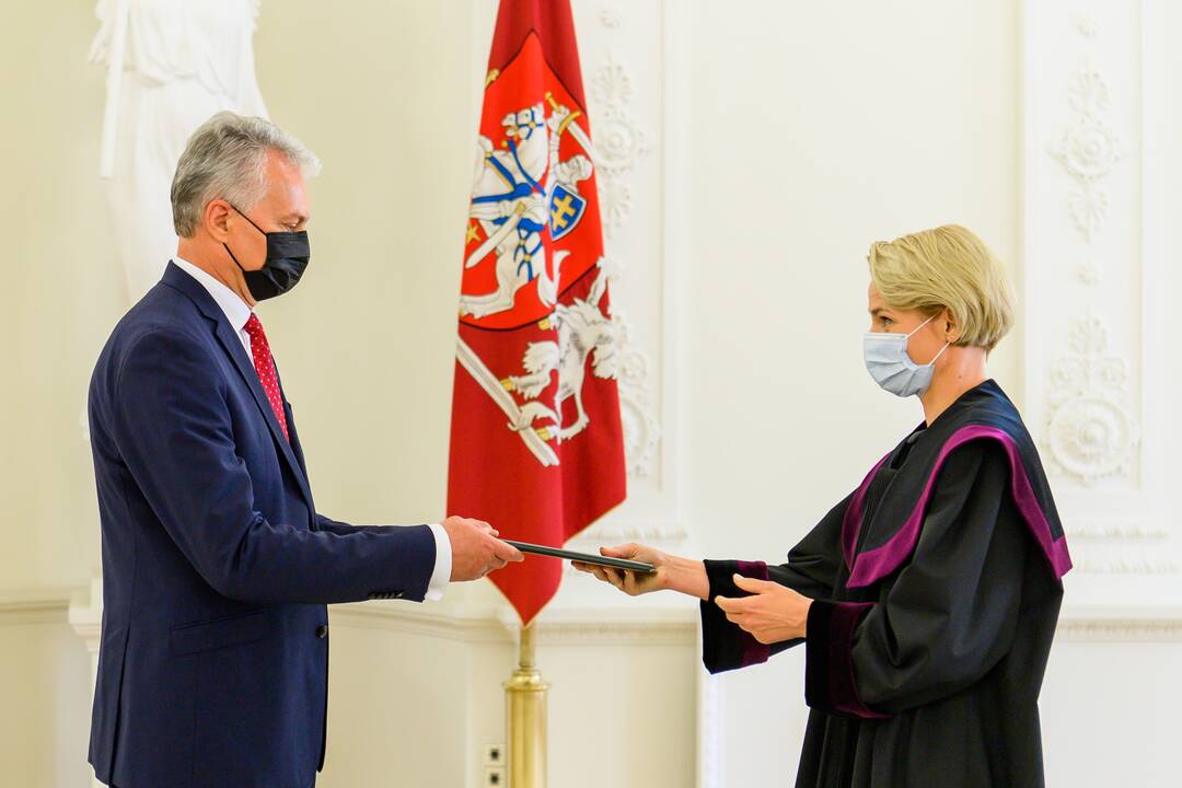 Prezidentas priėmė aštuonių teisėjų priesaikas