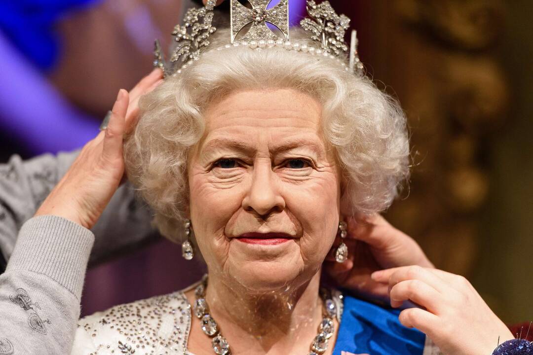 Karalienė Elizabeth II muša Britanijos monarchijos rekordą