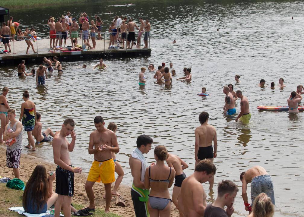 Prasideda maudynių sezonas: kur maudytis pavojinga?