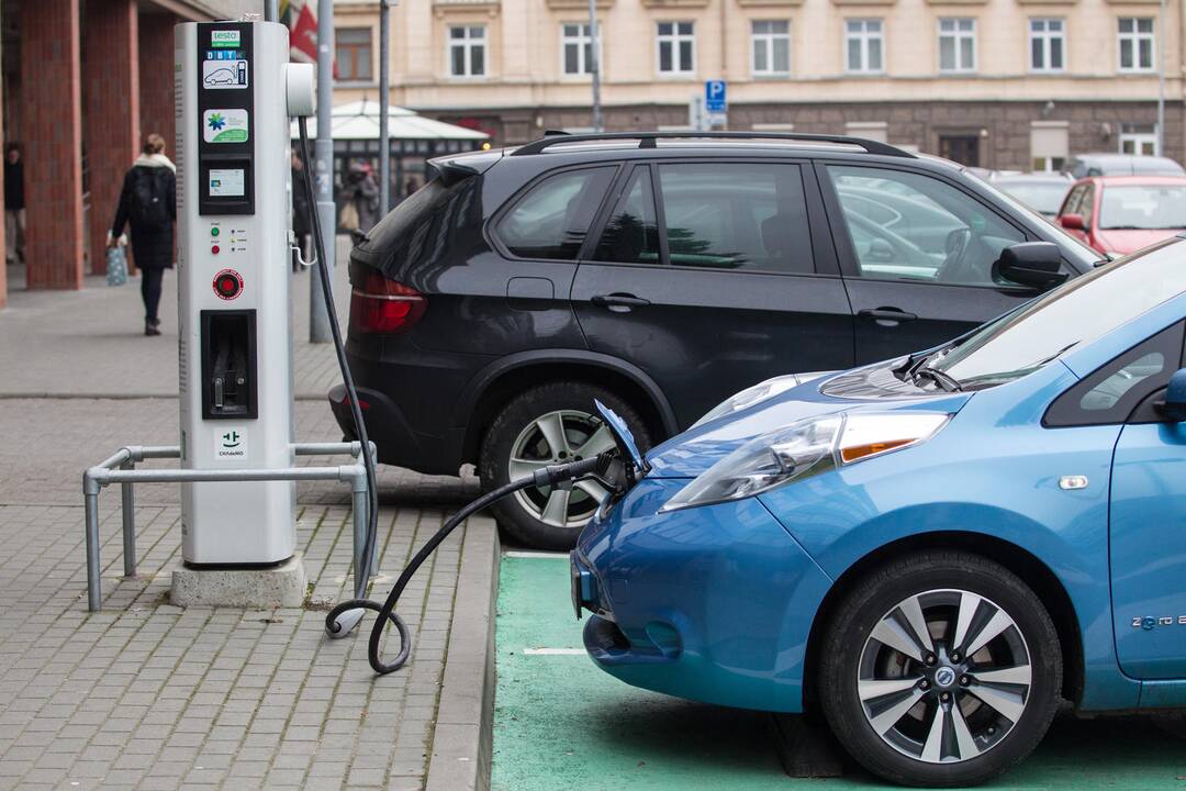 Siūloma taikyti PVM lengvatą ekologiškoms transporto priemonėms